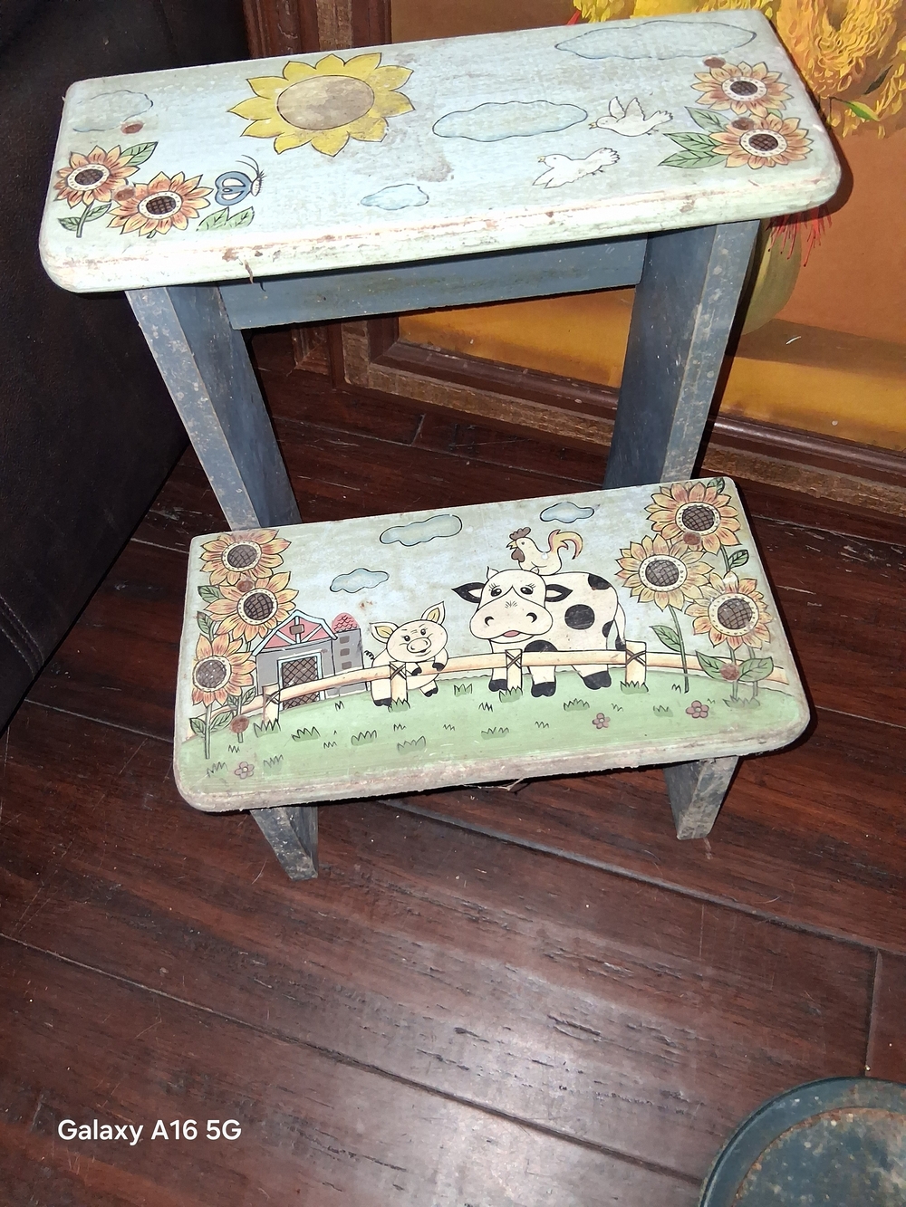 Source Unknown Painted Farm Animal Kids Step Stool in Blue, Green, Cream